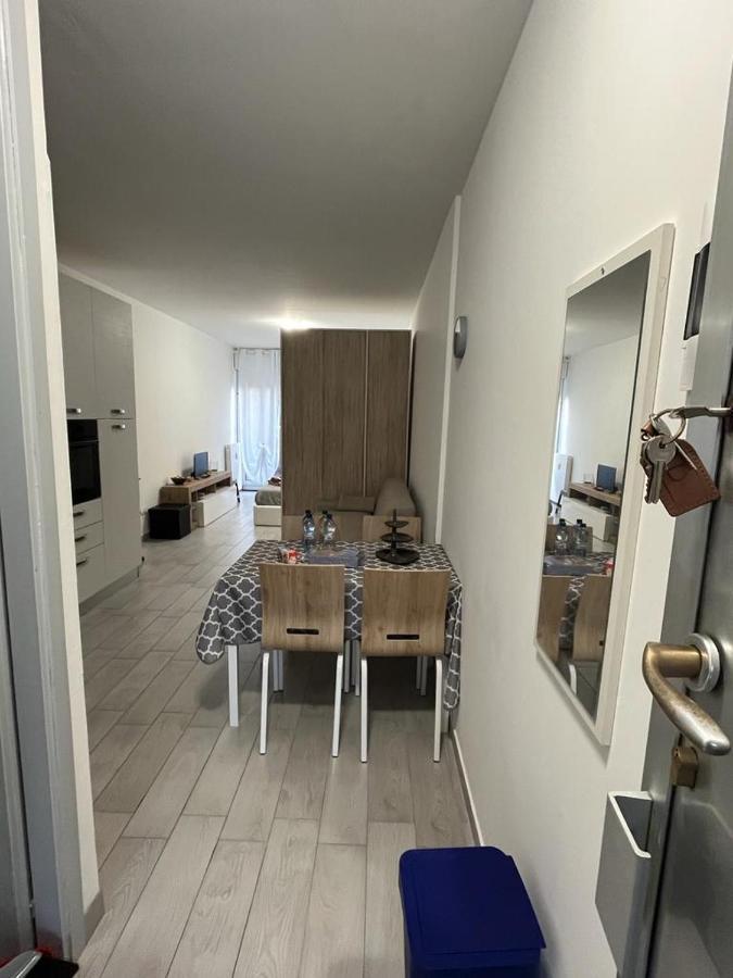 Einaudi Apartment Cologno Monzese Eksteriør bilde