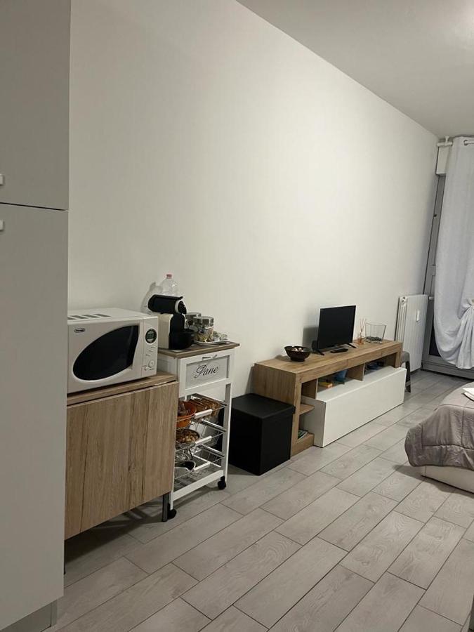 Einaudi Apartment Cologno Monzese Eksteriør bilde
